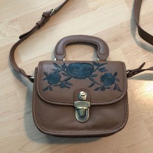 Brown crossbody with dark green embroidered detail